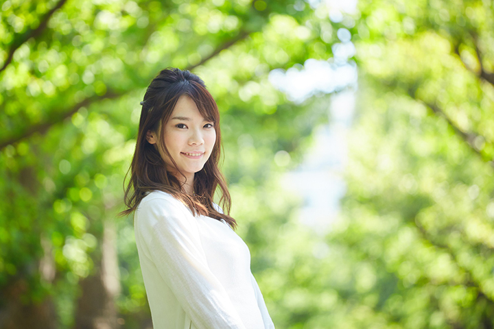 女子大生がナイトワーク派遣に挑戦するイメージ