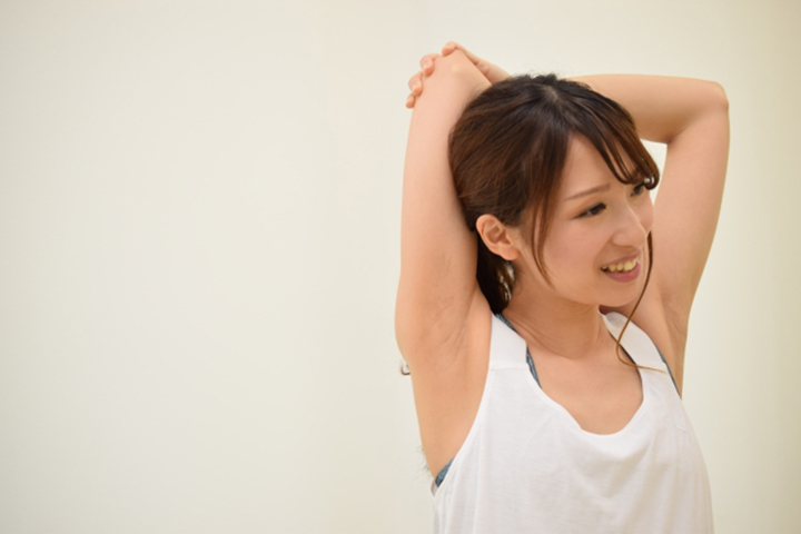 ダイエットのためヨガをしているキャバクラ嬢