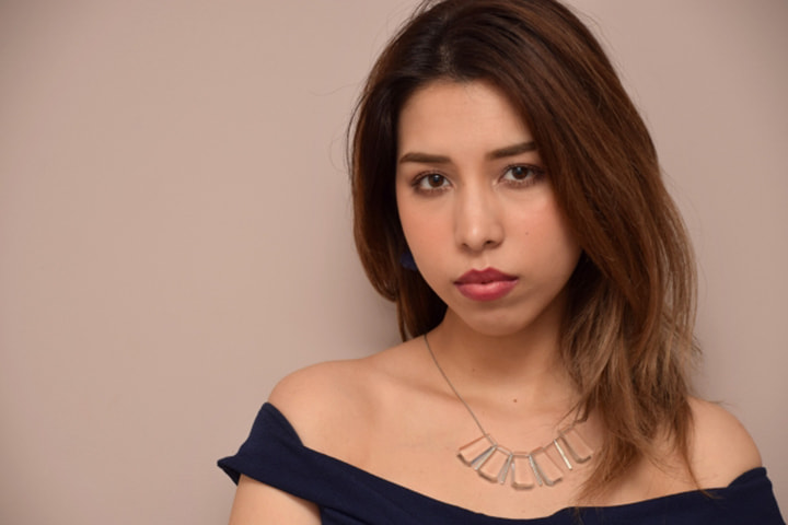 ナイトワークで働く整形美人な女性イメージ