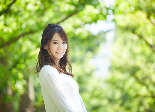 女子大生がナイトワーク派遣に挑戦するイメージ